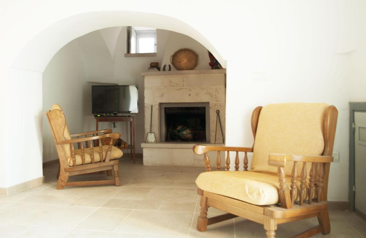 Il Trullo Bianco A Masseria Santalachicca Masseria Orimini Exterior photo